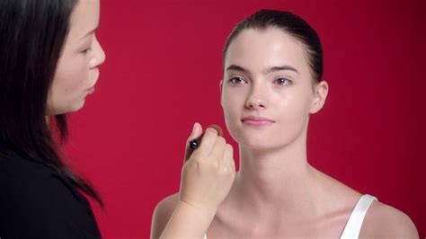 The Key to a Airbrushed-Looking Complexion: A Magical Foundation Applicator